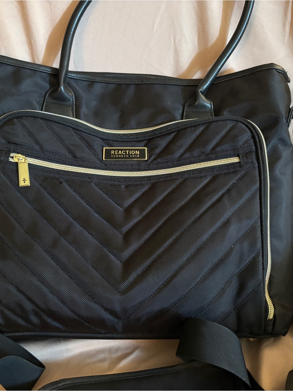 Kenneth Cole Reaction Black Chevron 15” laptop & tablet tote bag